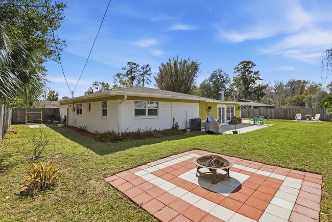 3310 NW 28th Ave