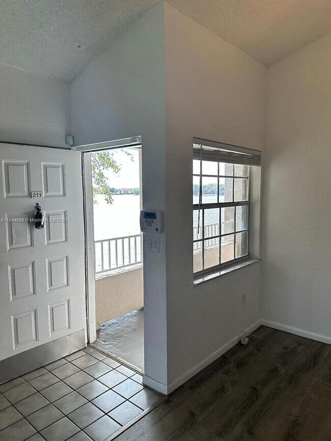 Photo - 2841 N Oakland Forest Dr Unit 211