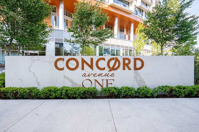 Photo - 1768 Cook St