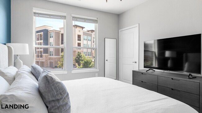 729 Junction Dr Unit D300