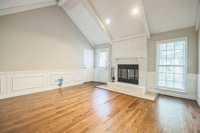Photo - 240 Brandenburgh Cir