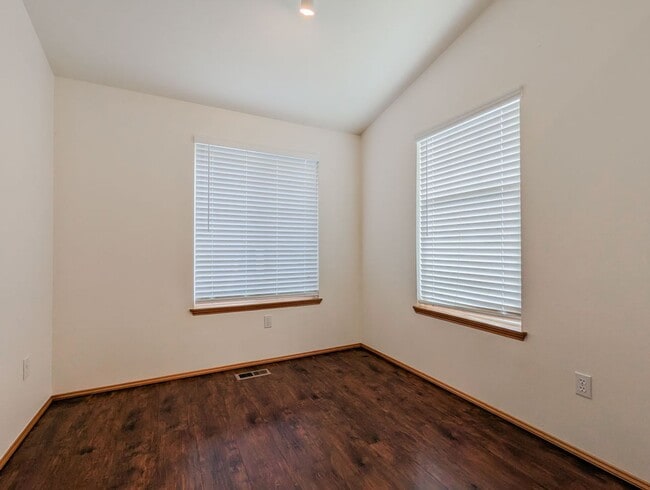 Photo - Beautiful 3 bed, 2 bath Rambler with fully...