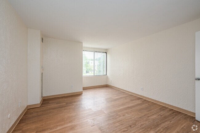 3BR, 1.5BA - 1,370SF - Primary Bedroom