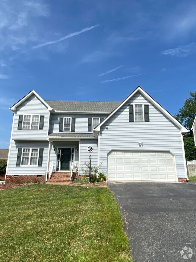 Building Photo - Stunning 4bdrm/2.5bth Home w/Loft Located ...