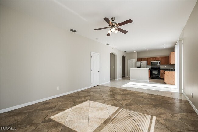 Photo - 630 Creuset Ave S