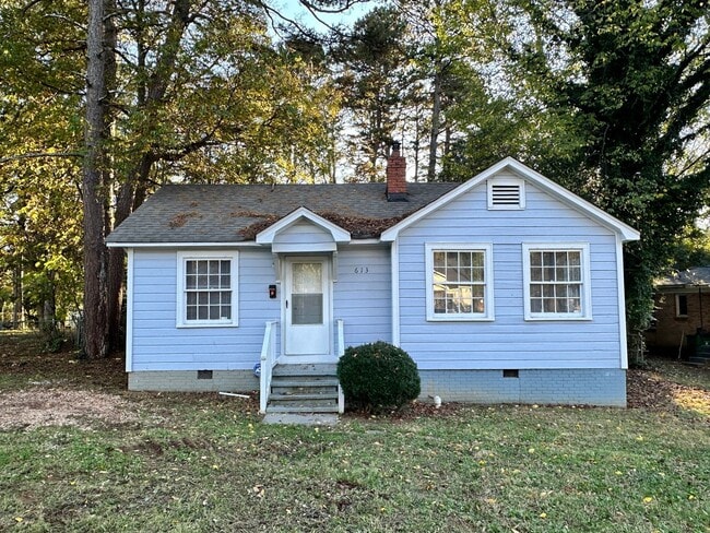 Cozy 2 Bedroom Home in Tryon Hills! - Cozy 2 Bedroom Home in Tryon Hills!