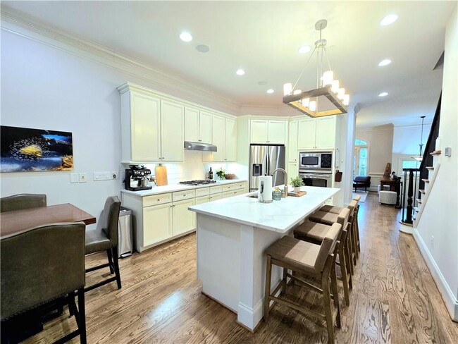 Photo - 53 Honour Ave NW