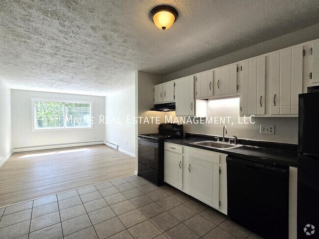 Building Photo - 10 Tall Pines Dr Rental