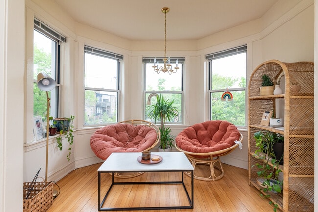 3413 N Elaine Pl Unit 2