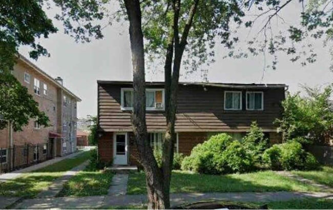 Building Photo - 414 E 109th St Rental