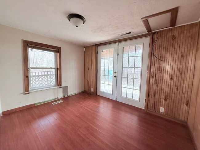 Photo - 155 N Lay Ave