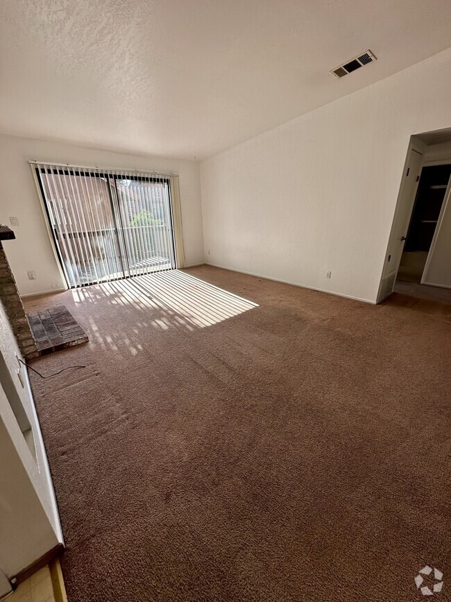 Building Photo - 2055 Sierra Rd Rental