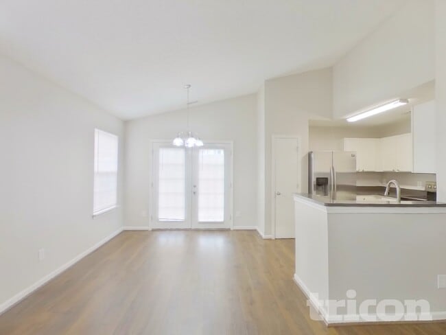 Photo - 529 Pullman St SW