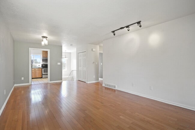 Photo - 3 Bedroom Townhome in University Neighborhood