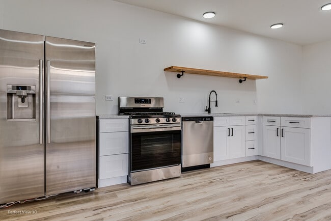 Photo - 1123 N Mozart St Unidad 2