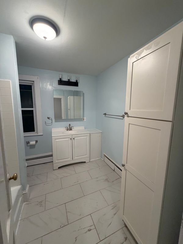 Photo - 28 1/2 Grove Street, #2