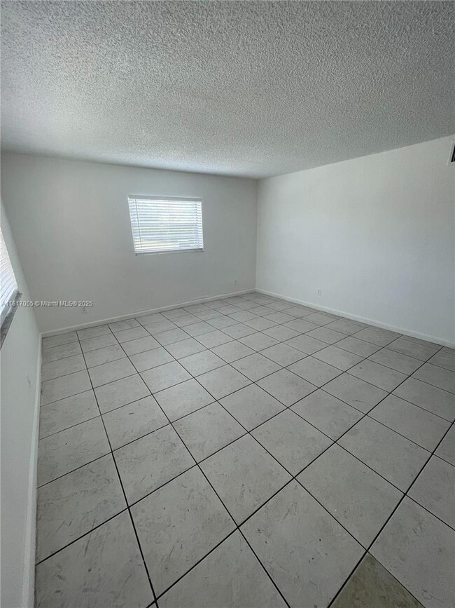 Photo - 6034 SW 37th St Apartment Unit 7