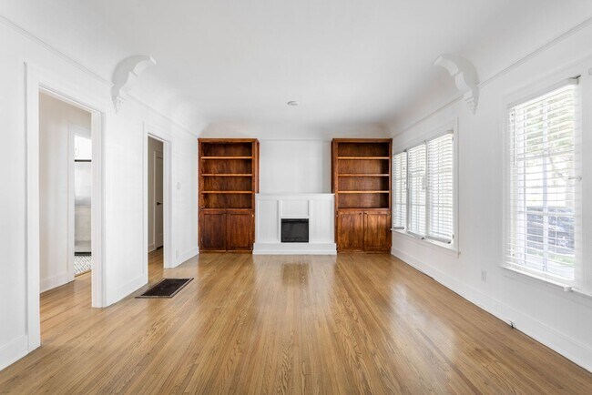 Photo - 201 S Arnaz Drive