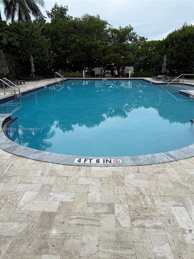 Photo - 17050 N Bay Rd Unidad 405