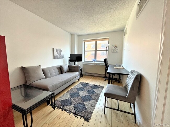 Photo - 516 W 47th St Unit S6J