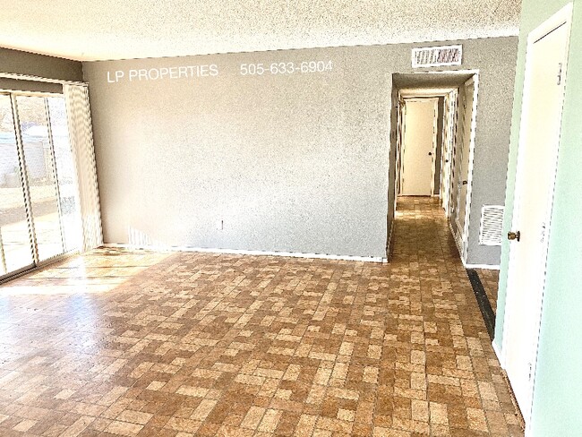 Photo - 13 Oriente Ave NE