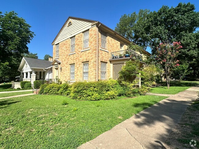 Building Photo - 3210 Hemphill Park Unit B Rental