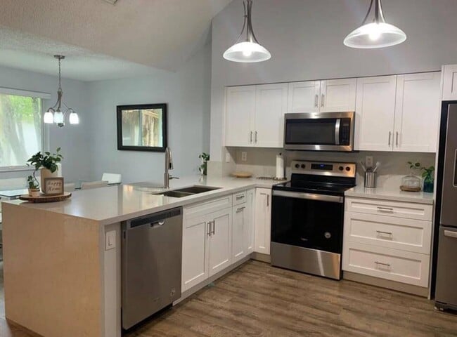 Photo - 832 NW 92nd Ave