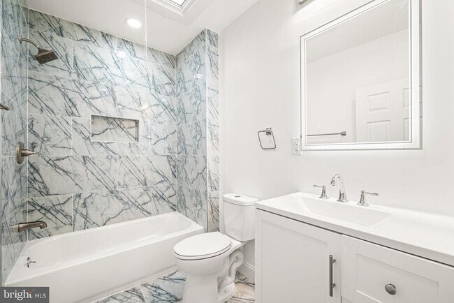 Photo - 6128 Chestnut St