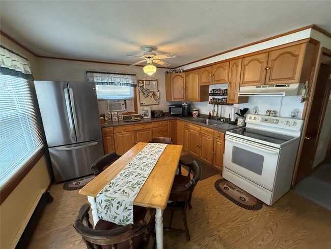 Photo - 213 Hickory St