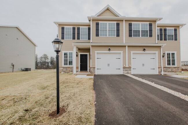 3 Bedroom Duplexes - 3 Bedroom Duplexes Townhome