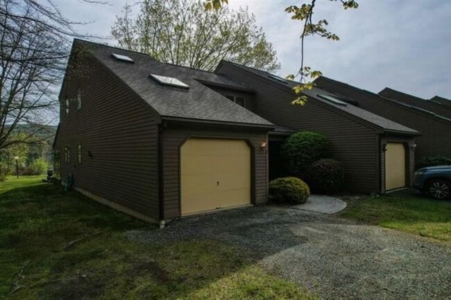 Building Photo - 15 Manor Estates Dr Unit 1
