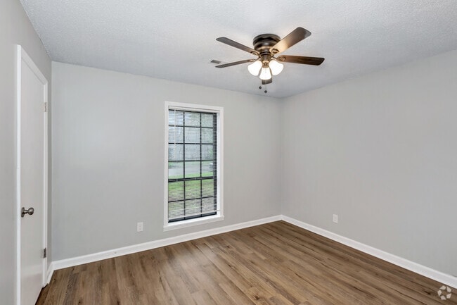 Building Photo - 3909 Fair Oak Ln SW Rental