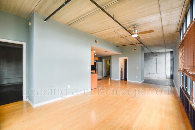 Photo - 1 Cool Blow St Unidad #326