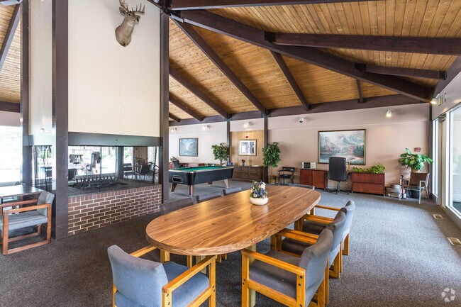 Pine Creek Apartments