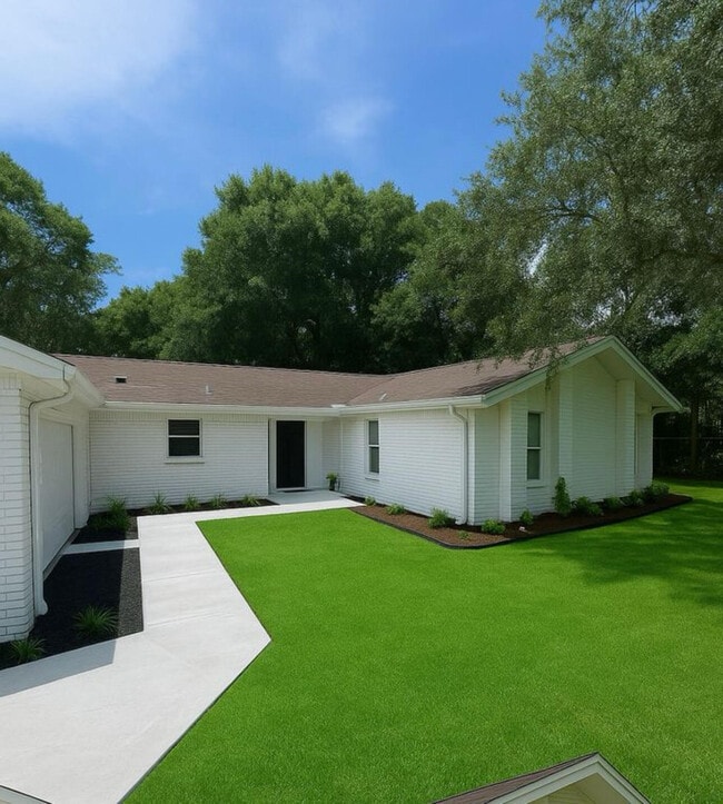 Photo - 2424 Roberts Dr