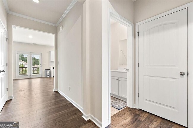 Photo - 594 Sweet Bay Ln