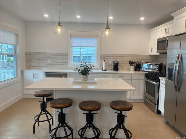 Photo - 448 Dehnhoff Walk