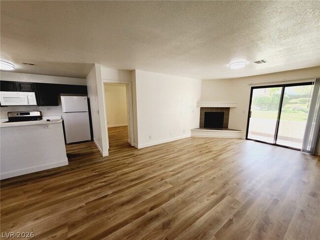 Building Photo - 2617 S Durango Dr Unit 102