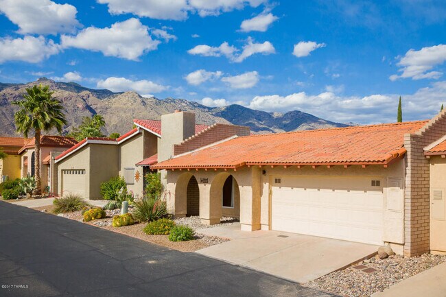 Front view - 5690 N Camino del Sol Townhome