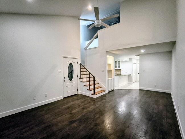 Photo - 902 Memorial Village Dr