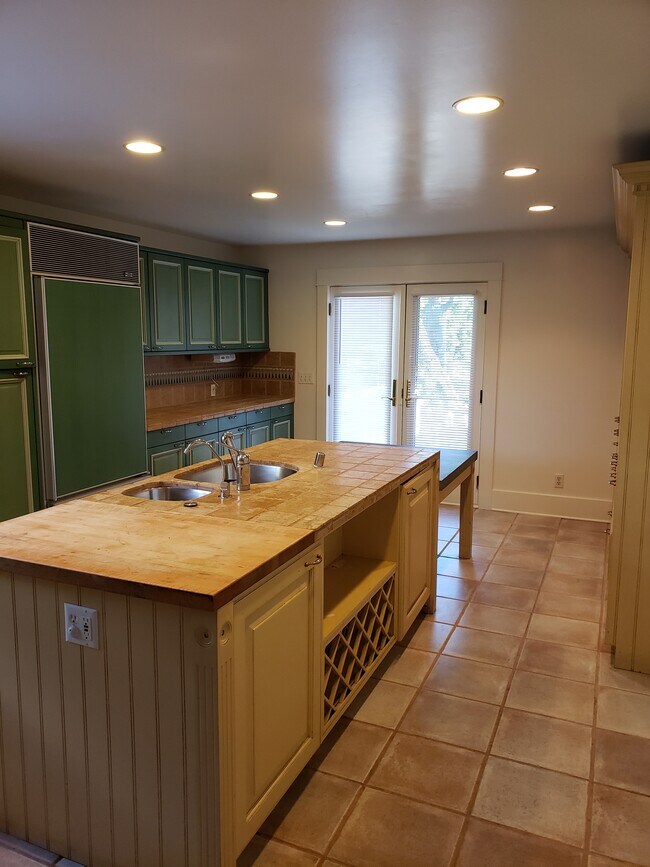 Photo - 2030 6th Ave