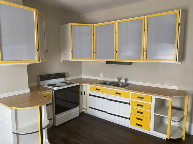 Photo - 239-241 South Maple Unit 241 South Maple St