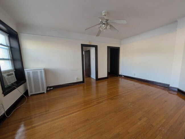 Photo - 5704 S Harper Ave Unidad 206