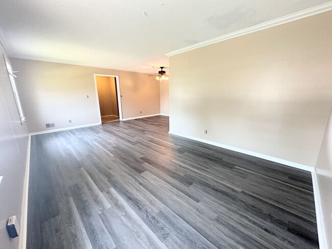 Photo - 2105 Hobson Ct