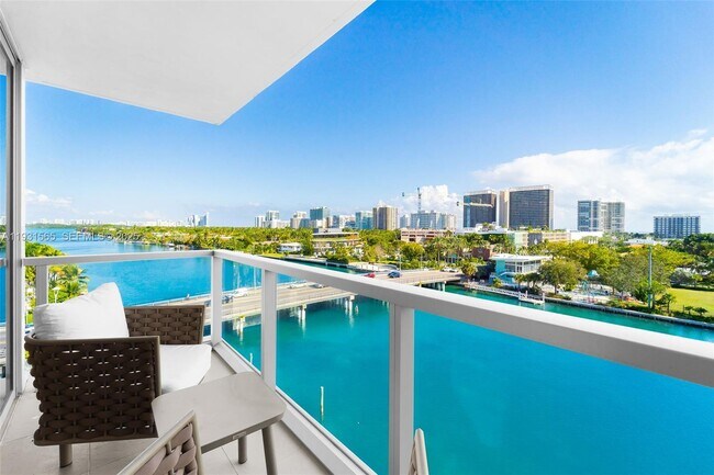 Building Photo - 9521 E Bay Harbor Dr Unit 802