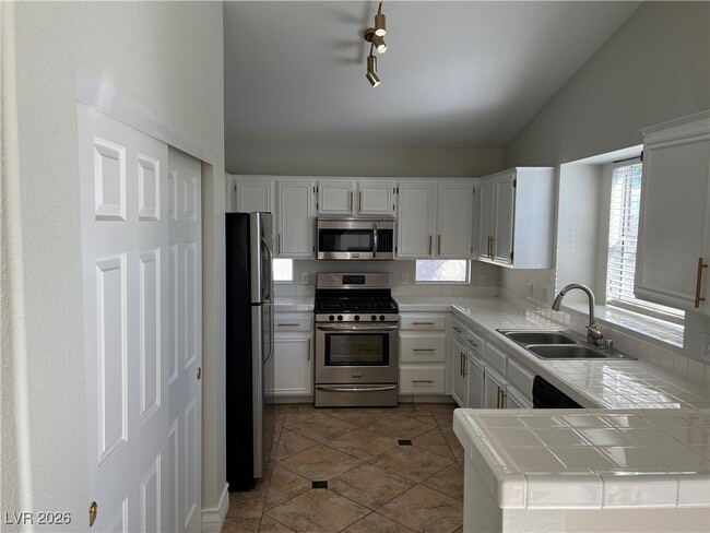 Photo - 7987 Lone Jogger