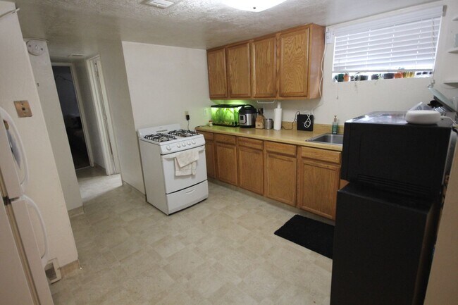Photo - Married Apartment close to BYU Campus Unit 419