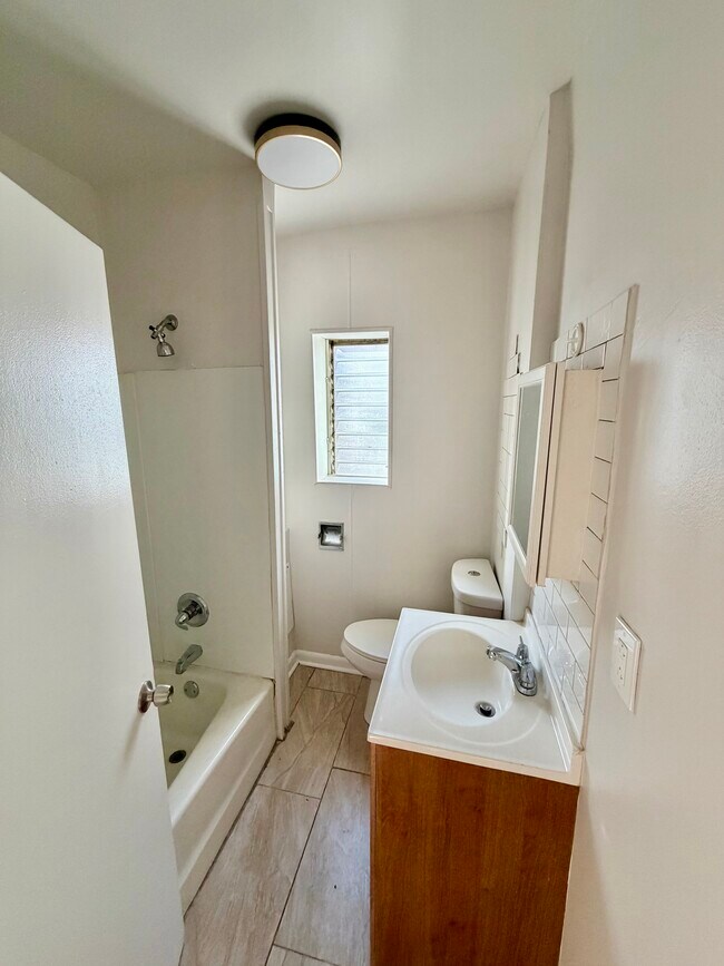 Photo - 2084 E Pacific St