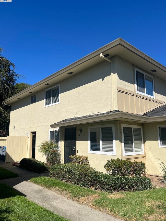 Photo - 2221 Partridge Way