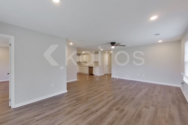 Photo - 122 Cottage Grove Rd